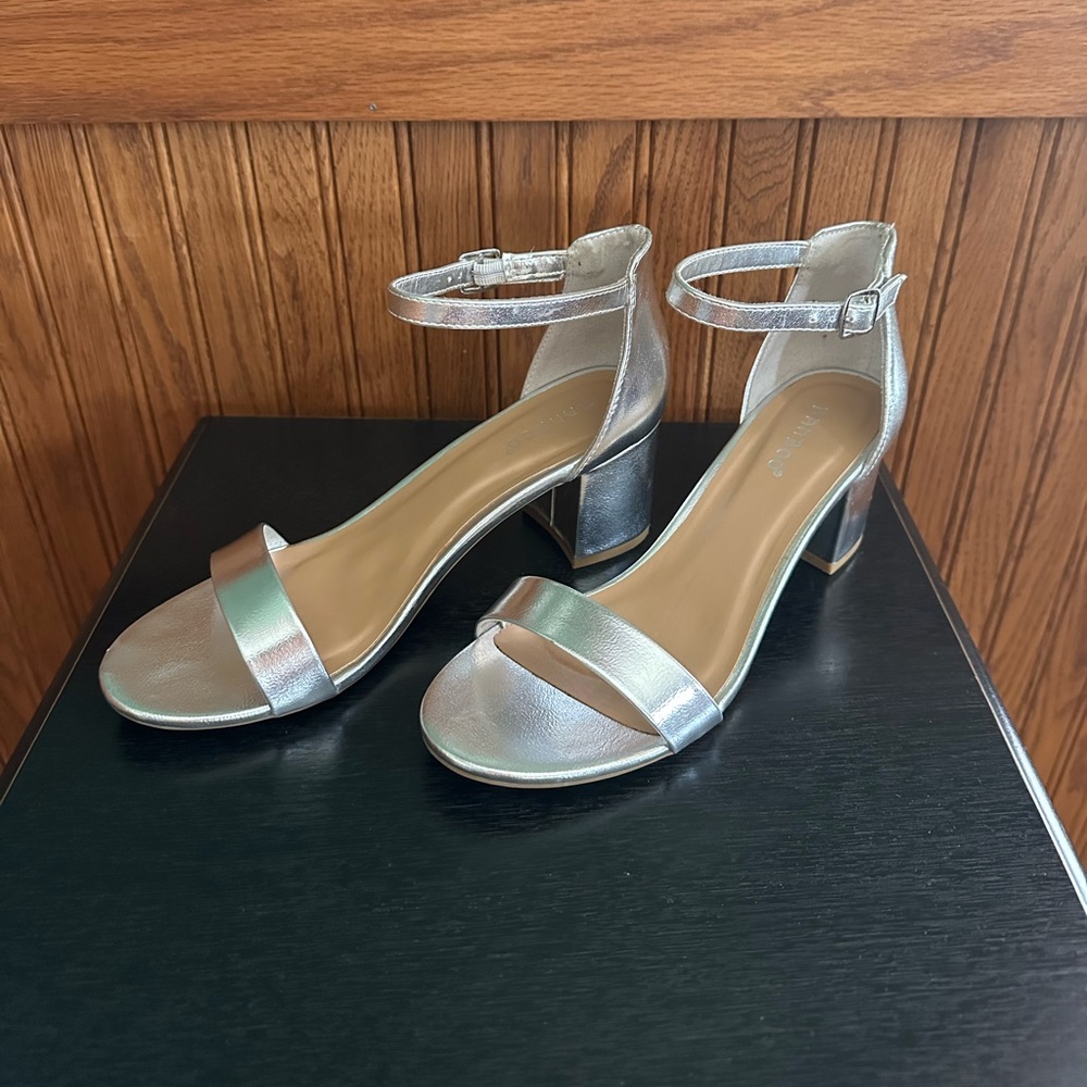 Bamboo, size 6.5 block heels